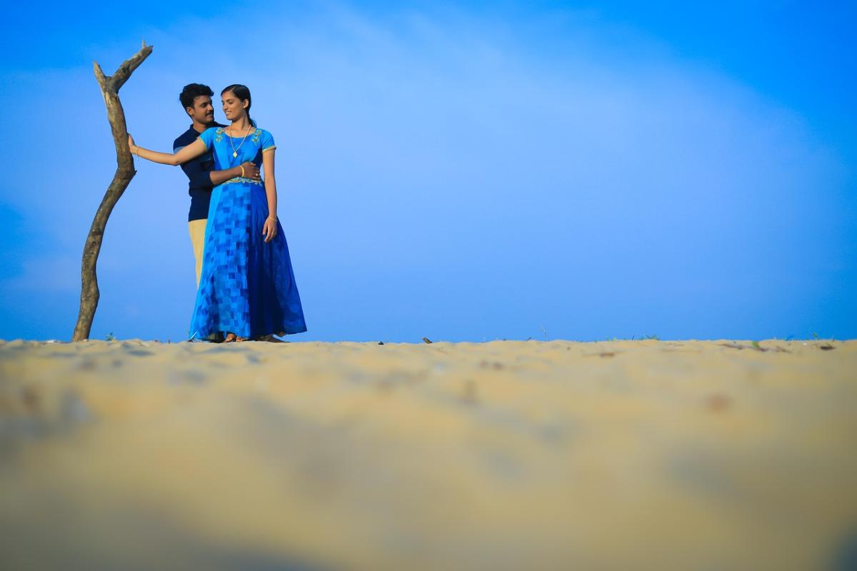 デート中の何気ない行動が引き起こす幻滅効果